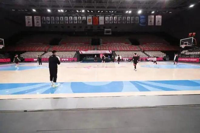 关于社区盾窗口期再迎强敌；埃因霍温防线松动；主帅态度——底气十足；阵容厚度经受考验的信息-爱游戏体育入口