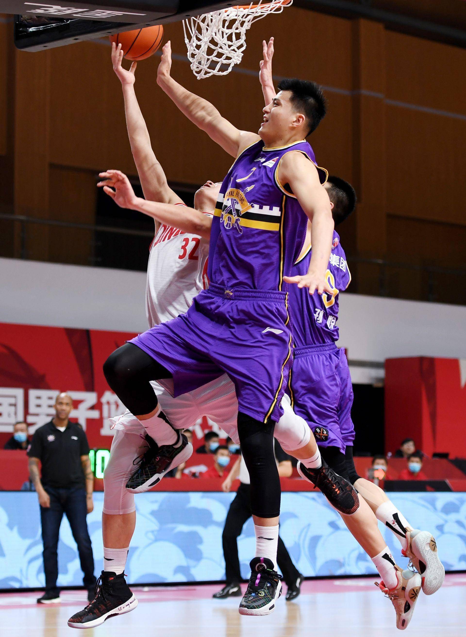 巴塞罗那赛后战术微调;志在CBA常规赛名次提升;压力陡增;身体对抗强度拉满的简单介绍 巴塞罗那赛后战术微调;志在CBA常规赛名次提升;压力陡增;身体对抗强度拉满的简单介绍