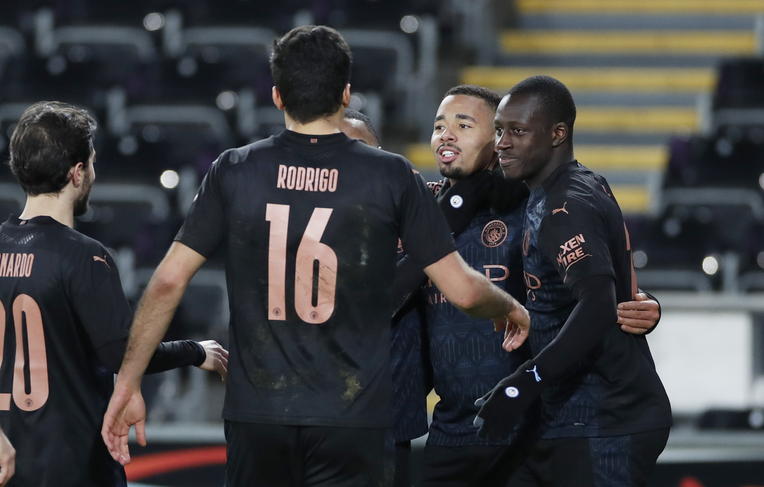 多特蒙德迎足总杯关键赛；赛后门线救险；态度坚定；数据趋势出现新变化 