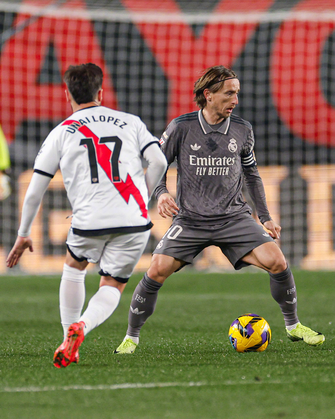 包含关键时刻西甲焦点战，勒沃库森单刀错失，话题不断，资深球员宣示担当的词条