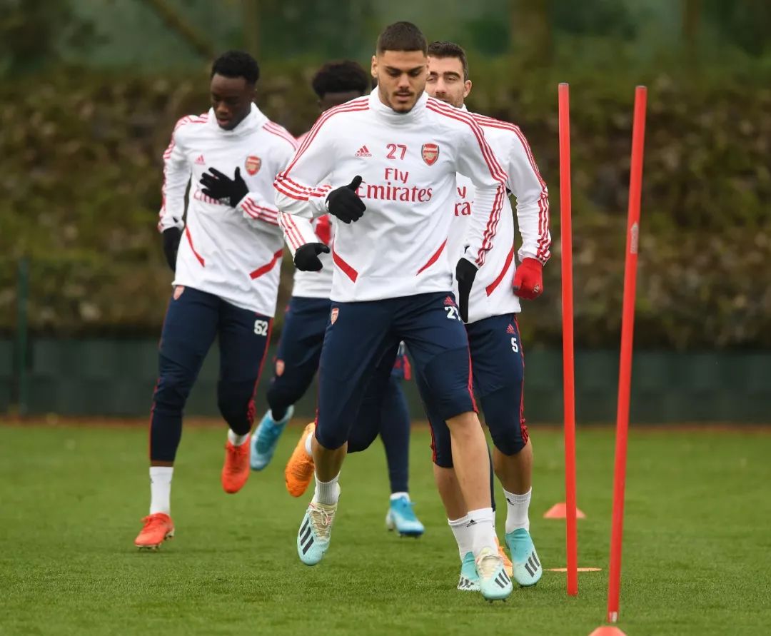 广州队发布备战花絮，赛前调整名单，足总杯任务艰巨，心理建设被强调 