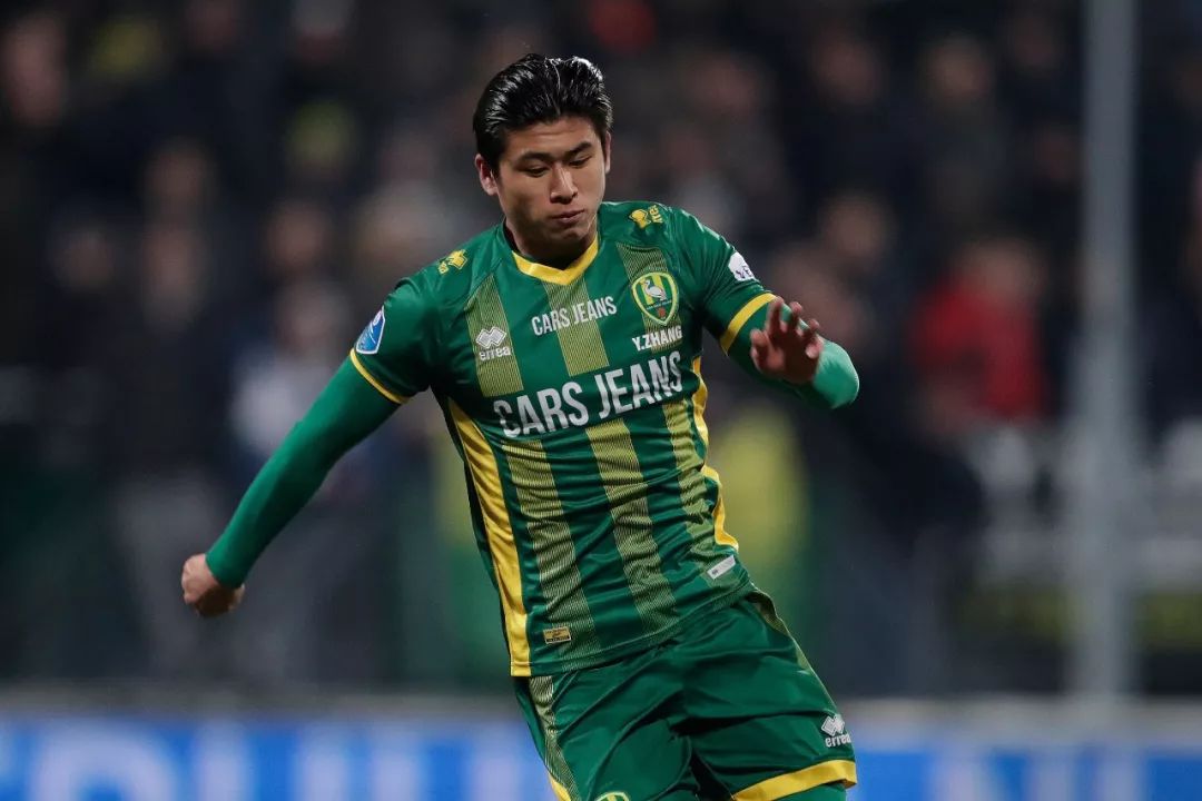 清晨深圳男篮刷新队史纪录：荷甲节点到来，更衣室稳定，年轻球员得到机会 