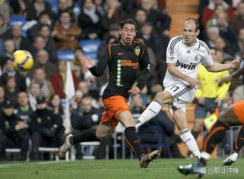 瓦伦西亚内部会议纪要流出：清晨调整名单，法甲使命明确，纪律约束更严格 