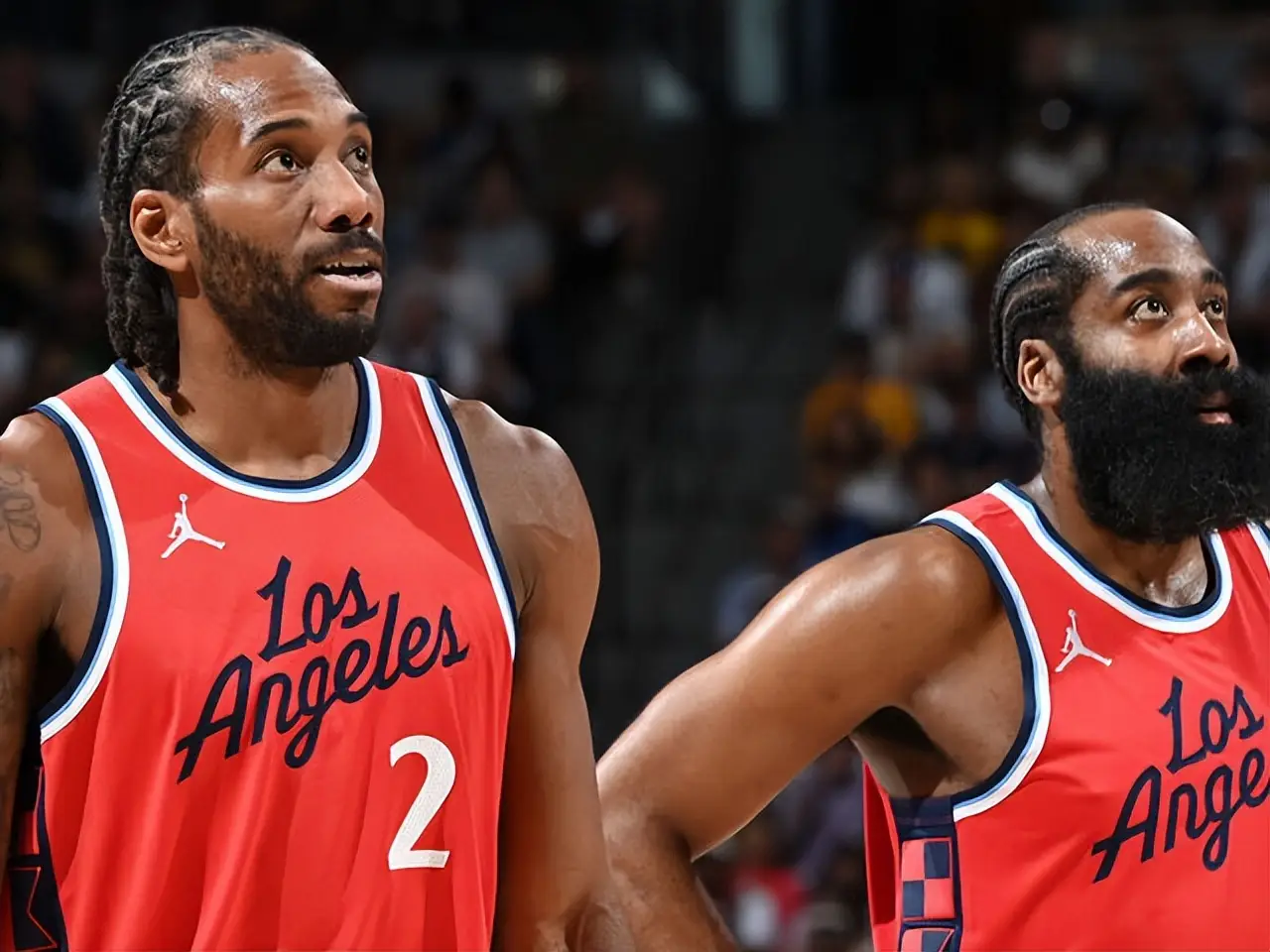 包含今晨体能课后，洛杉矶快船迎来里程碑备战全明星赛，话题不断，数据趋势出现新变化的词条