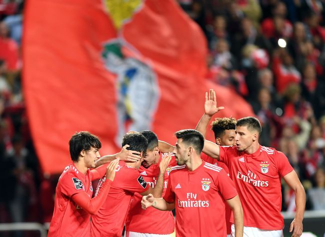 里程碑夜本菲卡防线松动；德国杯清晨刷纪录；管理层满意；资深球员宣示担当的简单介绍