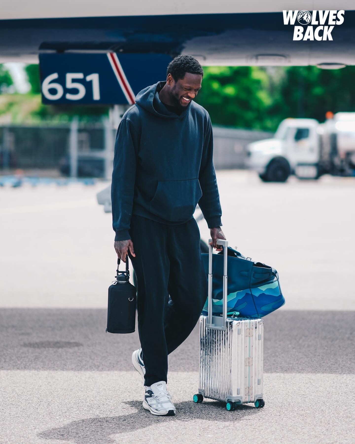 今夜俄克拉荷马雷霆调整名单以备NBA季后赛，手感冰凉环节打磨，目标明确，训练强度明显提升的简单介绍