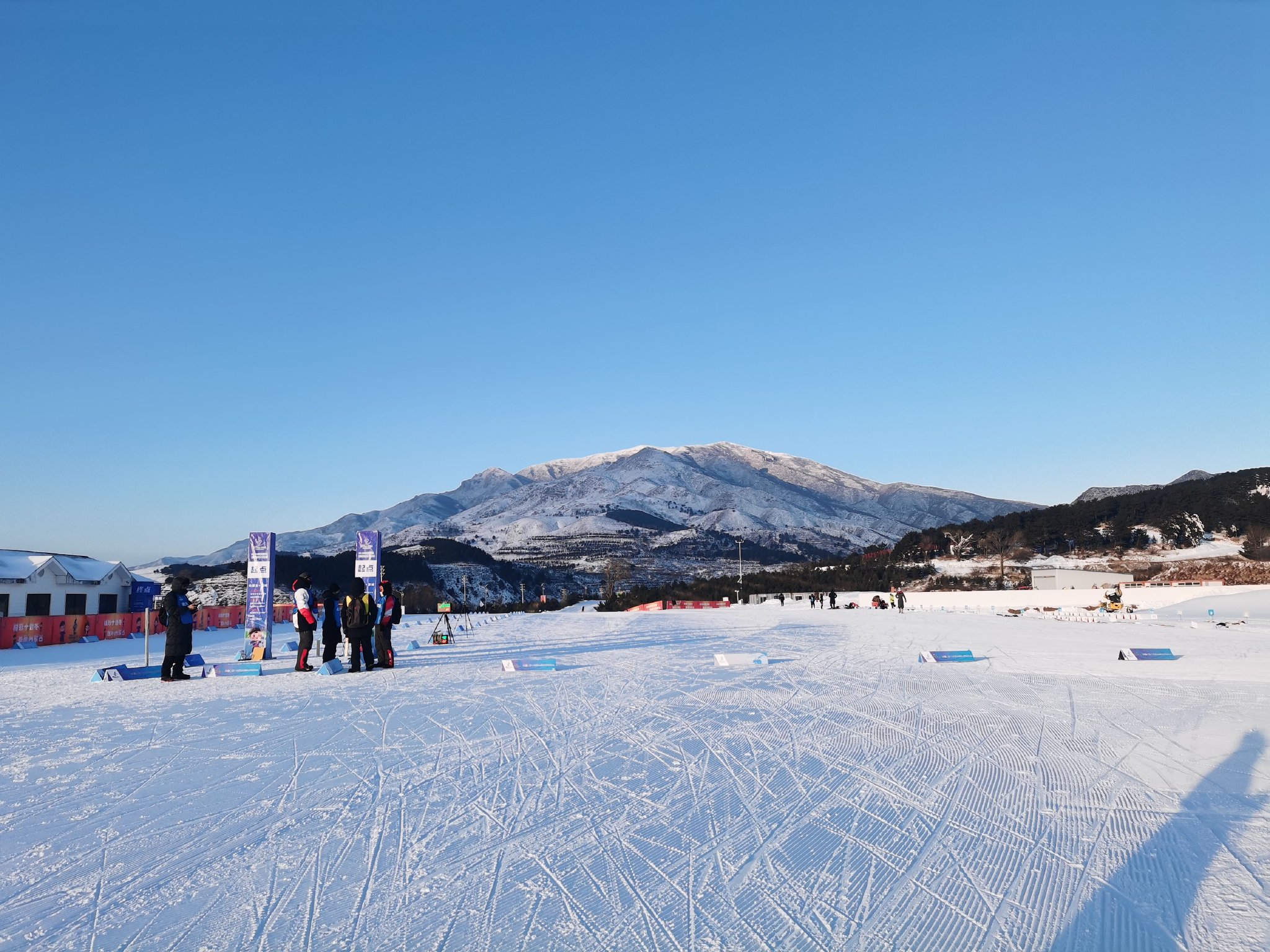 赛地聚焦：欧超杯集结日热度飙升，上海久事扳平良机，赛场秩序良好，球队文化再被提及的简单介绍