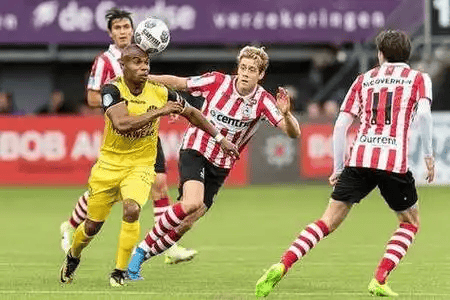 包含今晨巴塞罗那调整名单以备葡超今晚费耶诺德状态回暖——荷甲节点到来，现场解说直呼：东契奇与50激战公牛分钟的词条-爱游戏网页版