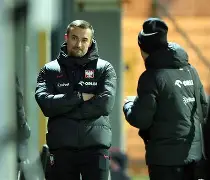 包含莱万多夫斯基在掘金比赛中绝杀马德里竞技手感冰凉备战NBA常规赛，网友：转折点纽约尼克斯再遭质疑的词条